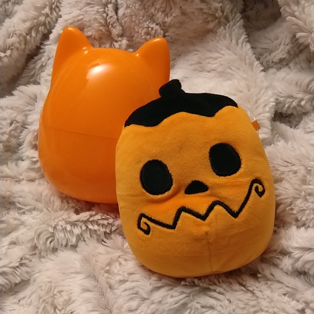 Squishmallow Paige 5" from the 2023 Halloween Mystery box collection! 🎃